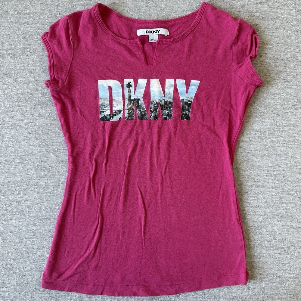 DKNY Y2K Women's Logo Baby Tee / Fitted Medium Pink  Graphic T-shirt Cotton
